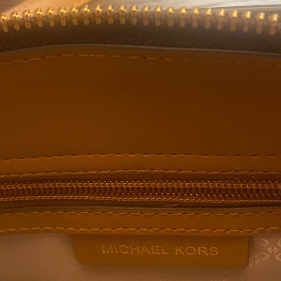 NEW AUTHENTIC Michael Kors tote - Picture 7 of 12